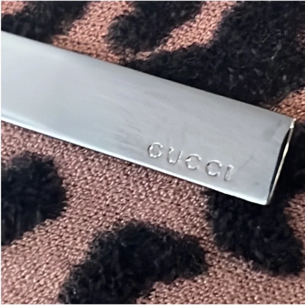 Authentic Gucci luxury designer signature silver scarf dress pin brooch